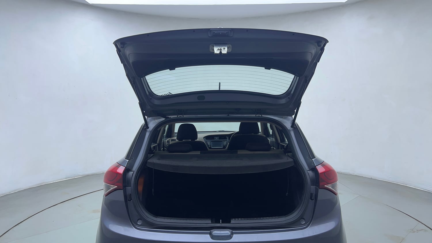 Used 2017 Hyundai Elite i20 Asta 1.2 (O) Petrol Manual interior DICKY DOOR OPEN VIEW