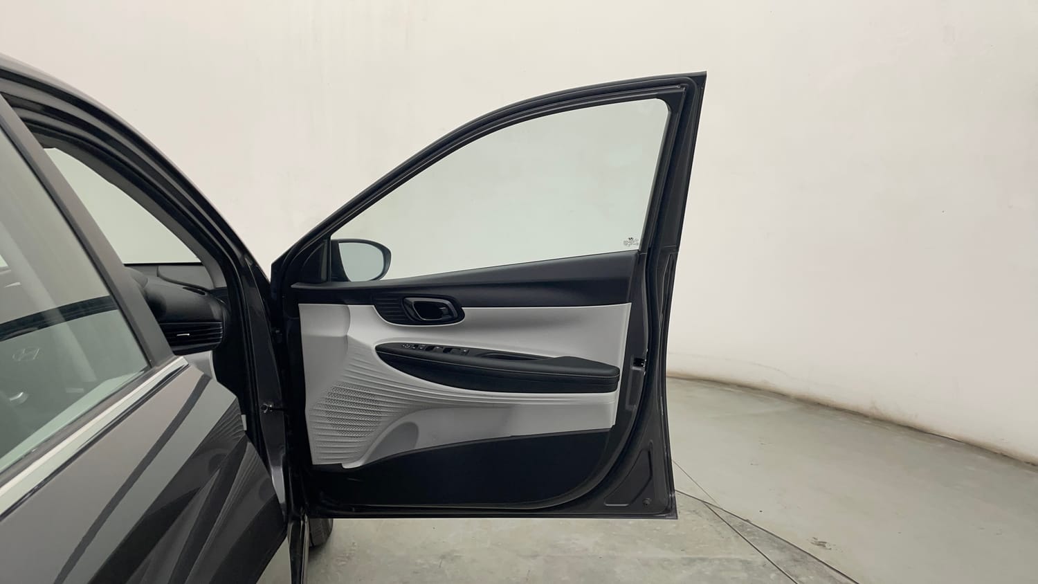 Used 2024 Hyundai i20 Sportz (O) 1.2 IVT Petrol Automatic interior RIGHT FRONT DOOR OPEN VIEW