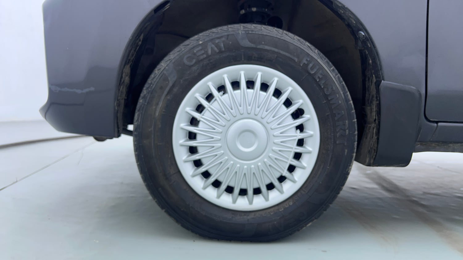 Used 2022 Maruti Suzuki Alto 800 LXi (O) CNG Cng Manual tyres LEFT FRONT TYRE RIM VIEW