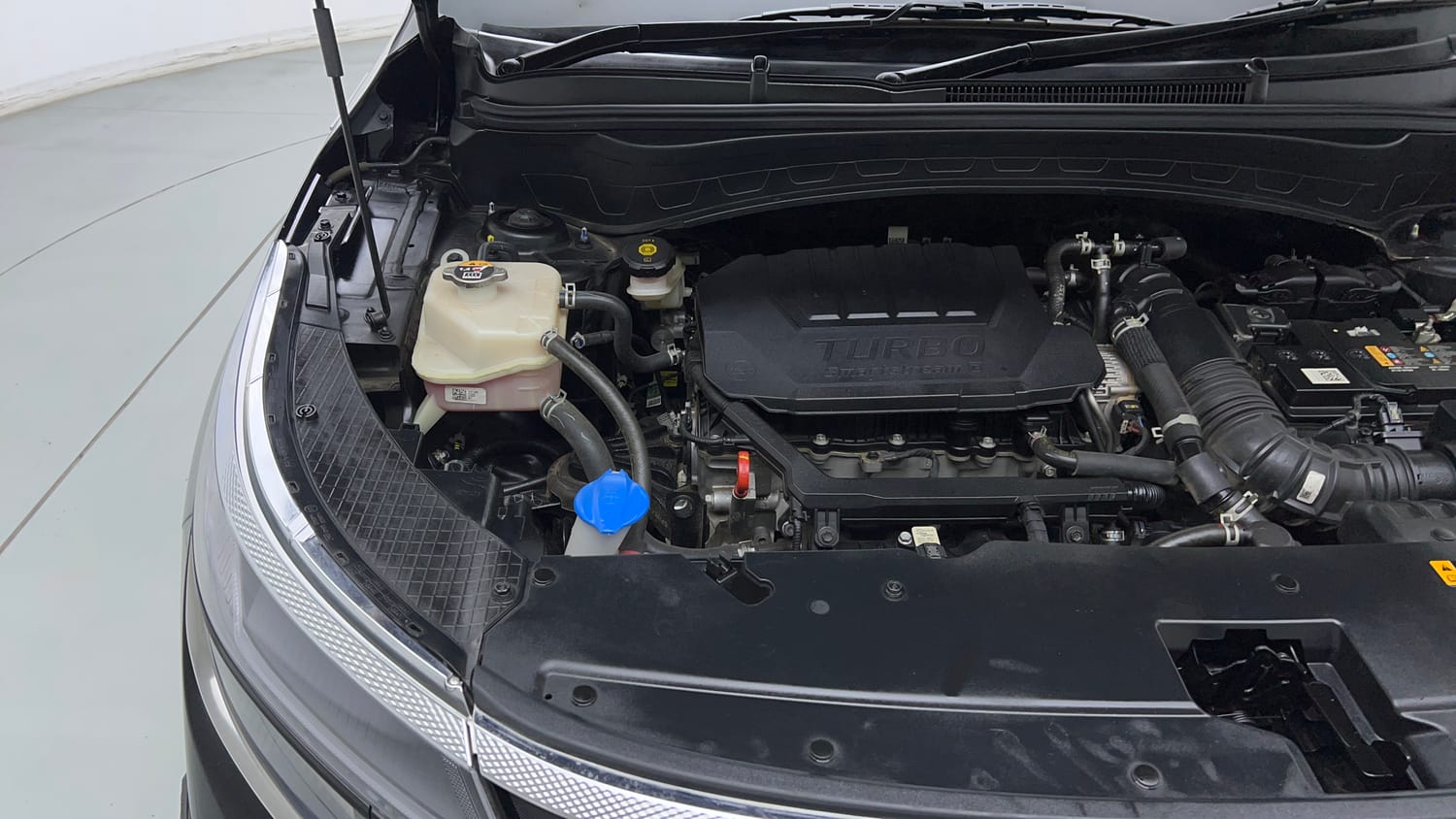 Used 2025 Kia Seltos GTX Plus 1.5 Turbo Petrol DCT Petrol Automatic engine ENGINE RIGHT SIDE VIEW