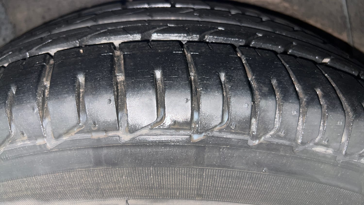 Used 2013 Hyundai Verna Fluidic 1.6 VTVT SX Petrol Manual tyres RIGHT REAR TYRE TREAD VIEW