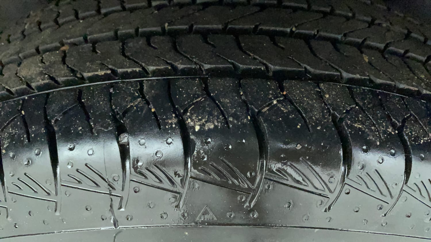 Used 2026 Maruti Suzuki Grand Vitara Delta Smart Hybrid Petrol Manual tyres RIGHT REAR TYRE TREAD VIEW