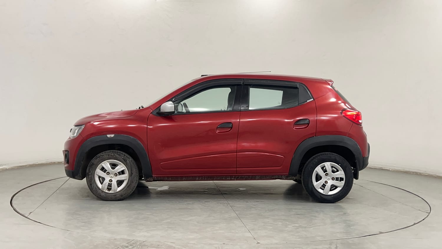 Used 2018 Renault Kwid 1.0 RXT Petrol Manual exterior LEFT SIDE VIEW