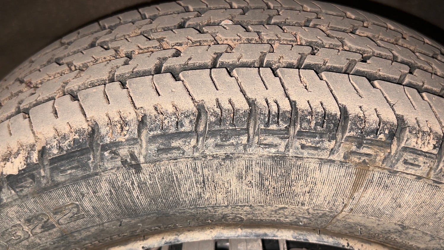 Used 2014 Maruti Suzuki Alto K10 VXi Petrol Manual tyres LEFT FRONT TYRE TREAD VIEW