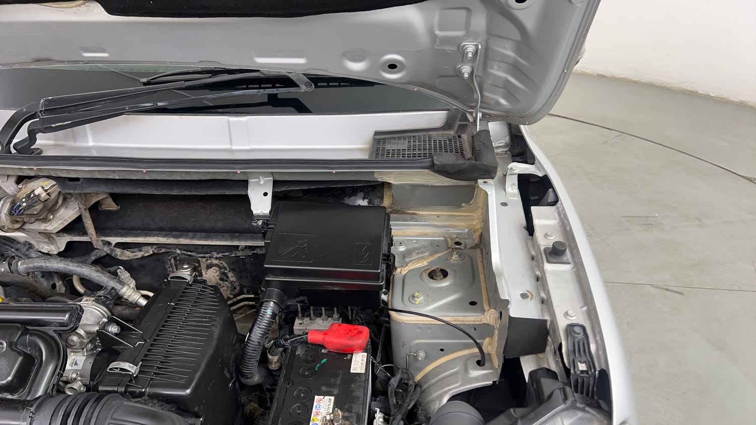 Used 2023 Renault Kwid RXT 1.0 Petrol Manual engine ENGINE LEFT SIDE HINGE & APRON VIEW