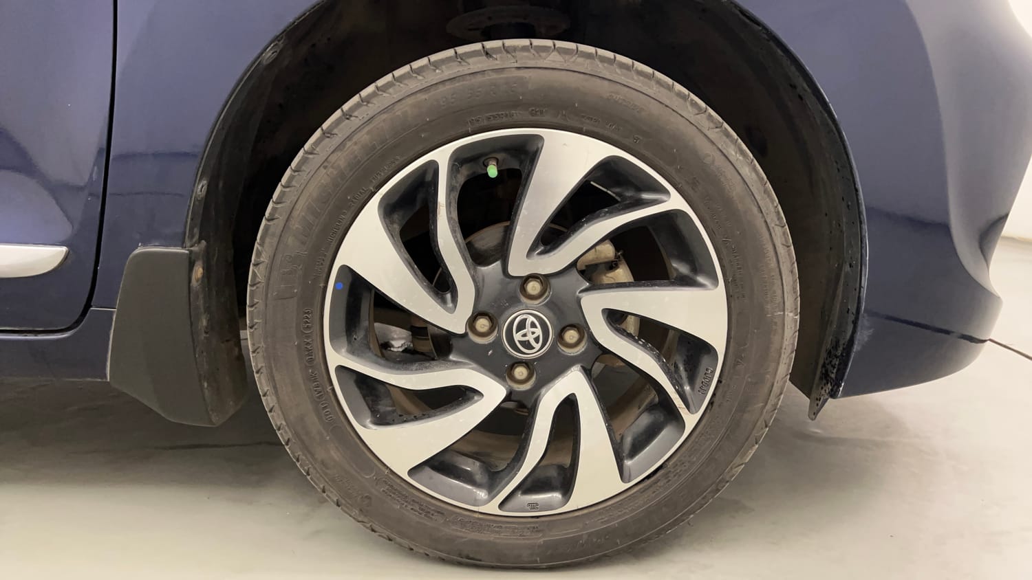 Used 2019 Toyota Glanza V Petrol Manual tyres RIGHT FRONT TYRE RIM VIEW