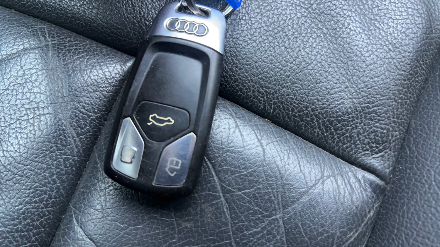 Used 2017 Audi A4 30 TFSI Technology Pack Petrol Automatic extra CAR KEY VIEW