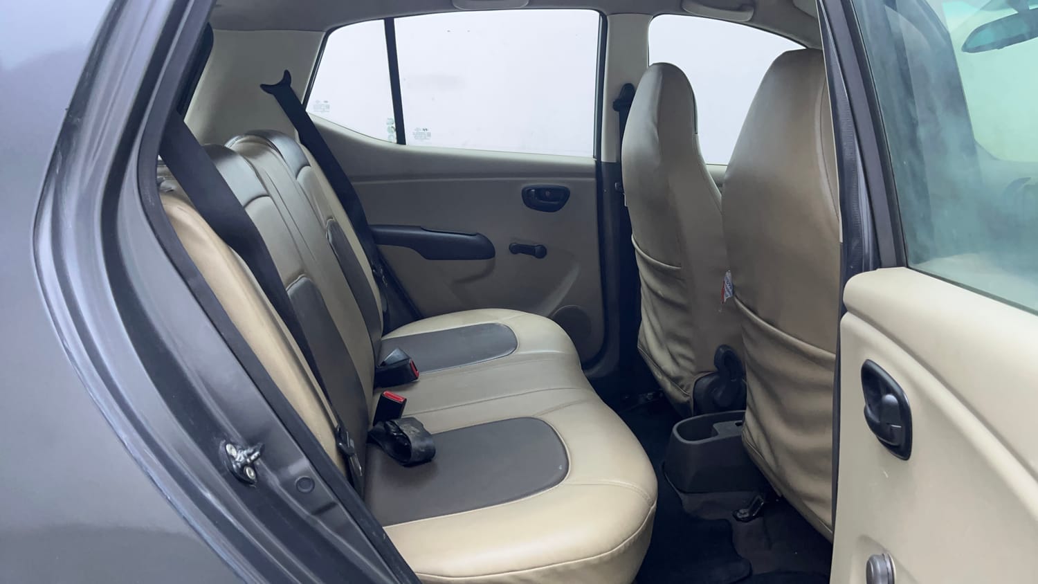 Used 2013 Hyundai i10 Era 1.1 iRDE2 Petrol Manual interior RIGHT SIDE REAR DOOR CABIN VIEW