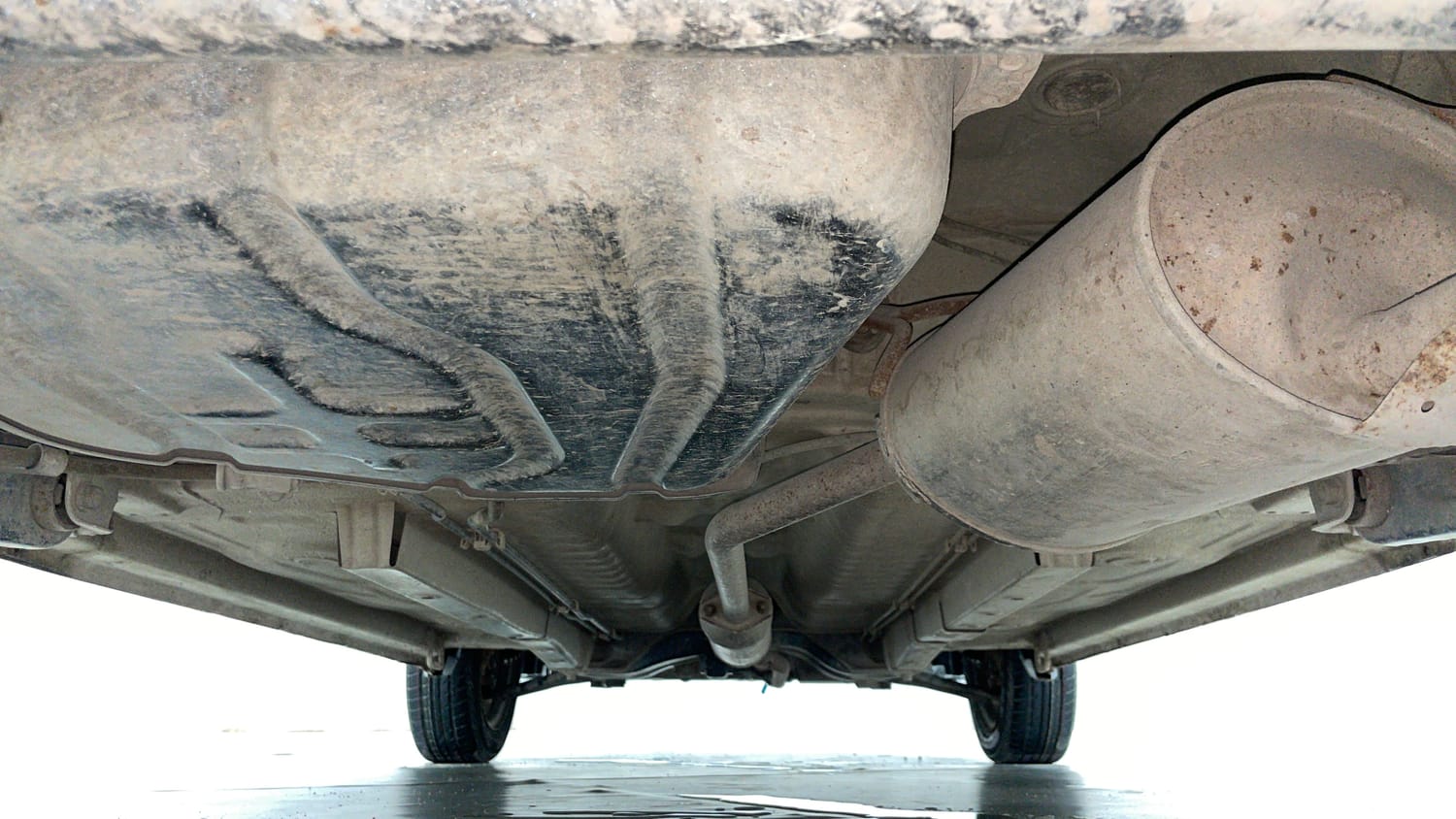 Used 2018 Maruti Suzuki Wagon R 1.0 VXI AMT Petrol Automatic extra REAR UNDERBODY VIEW (TAKEN FROM REAR)