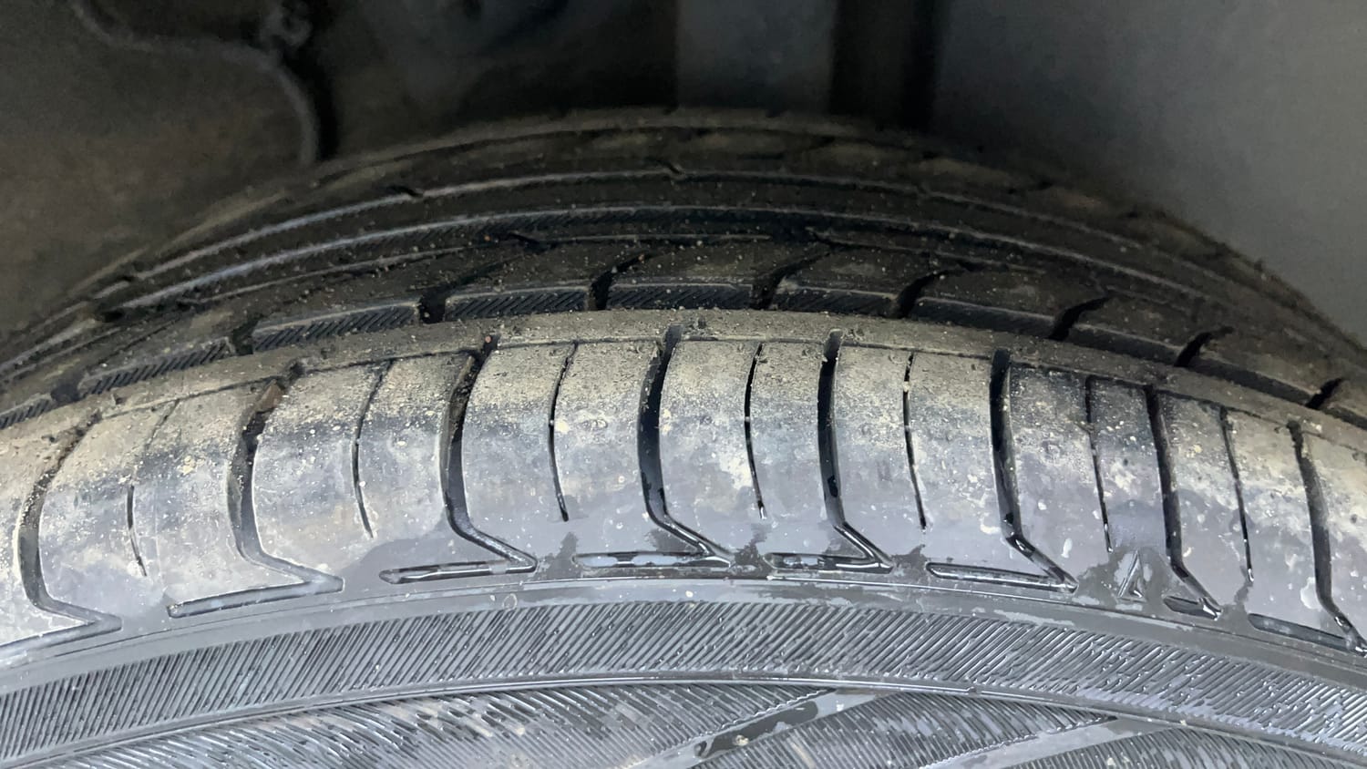 Used 2024 Tata Altroz XZ Plus (S) iCNG Cng Manual tyres LEFT REAR TYRE TREAD VIEW