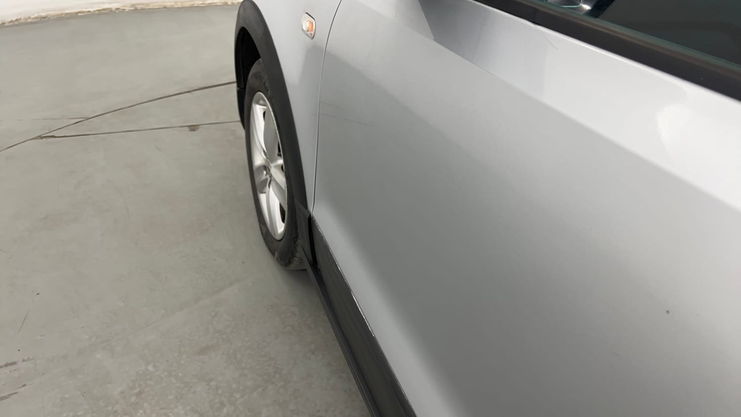 Used 2015 Volkswagen Polo Highline1.2L (P) Petrol Manual dents MINOR SCRATCH