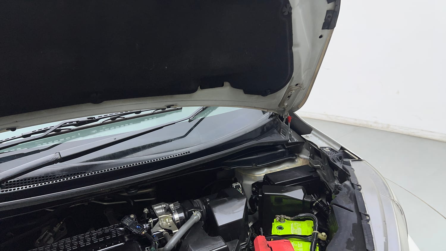 Used 2018 Honda WR-V VX MT Petrol Petrol Manual engine ENGINE LEFT SIDE HINGE & APRON VIEW