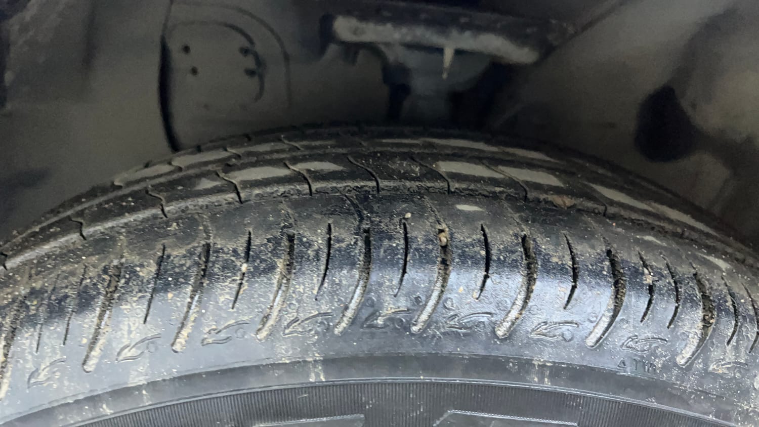 Used 2019 Hyundai Elite i20 Sportz Plus 1.2 Petrol Manual tyres LEFT FRONT TYRE TREAD VIEW