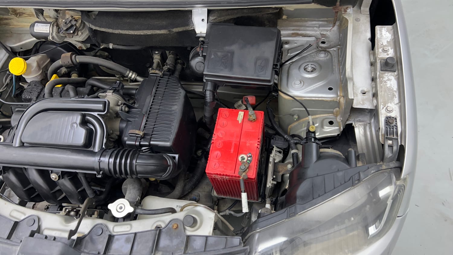 Used 2018 Renault Kwid RXE Petrol Manual engine ENGINE LEFT SIDE VIEW