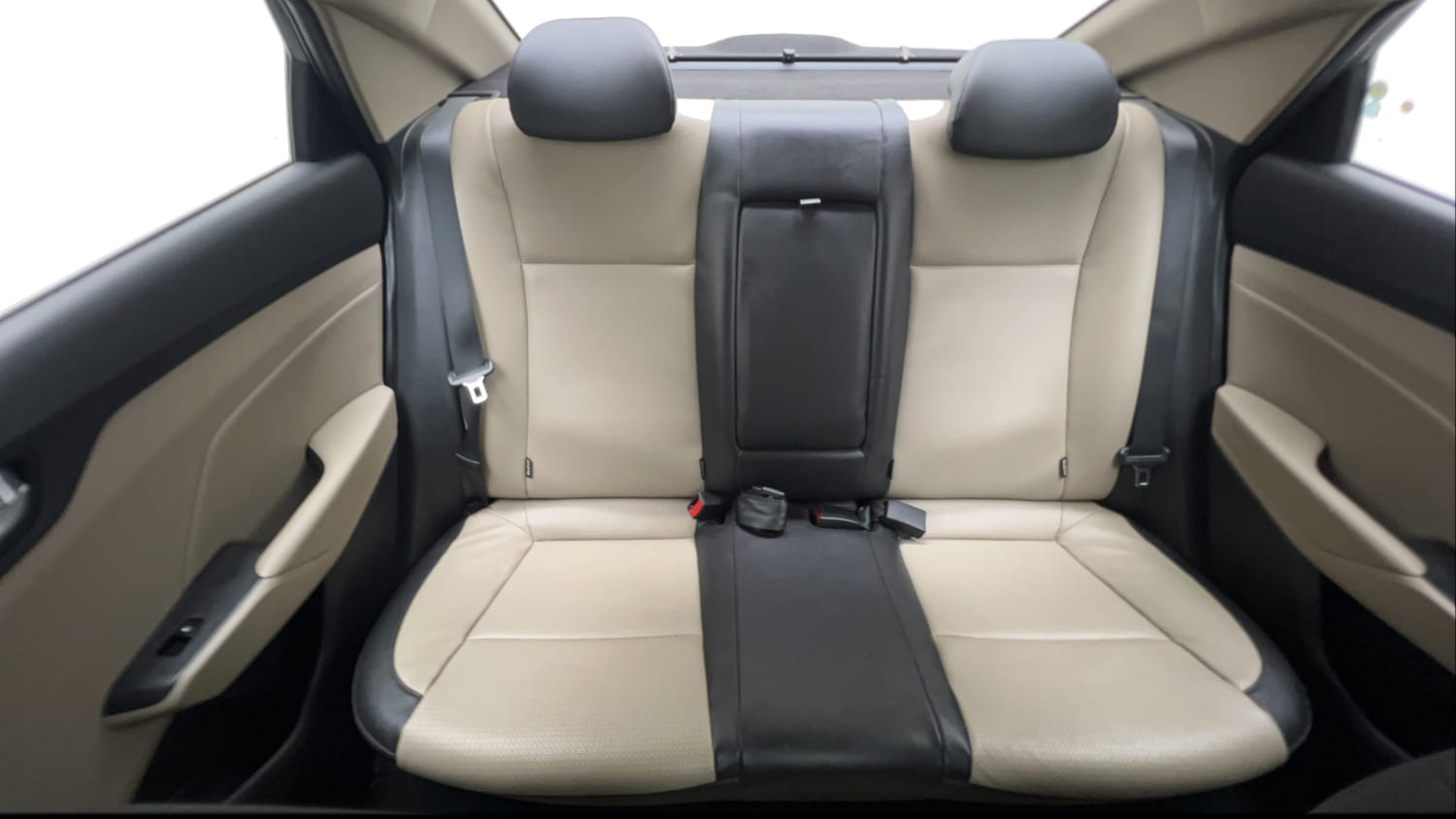 Used 2019 Hyundai Verna SX (O) 1.6 VTVT AT Petrol Automatic interior REAR SEAT CONDITION VIEW