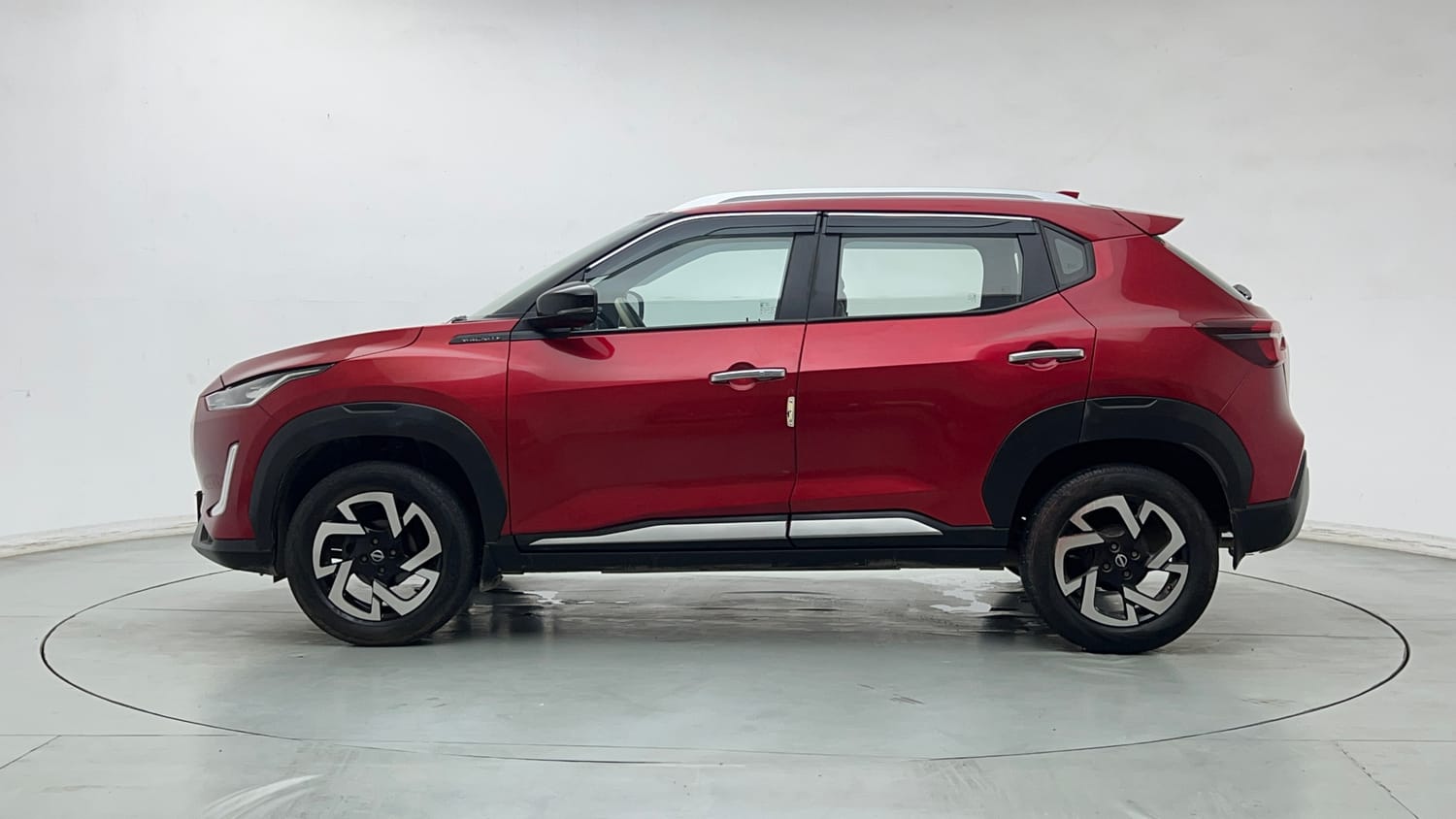 Used 2024 Nissan Magnite XV Petrol Manual exterior LEFT SIDE VIEW