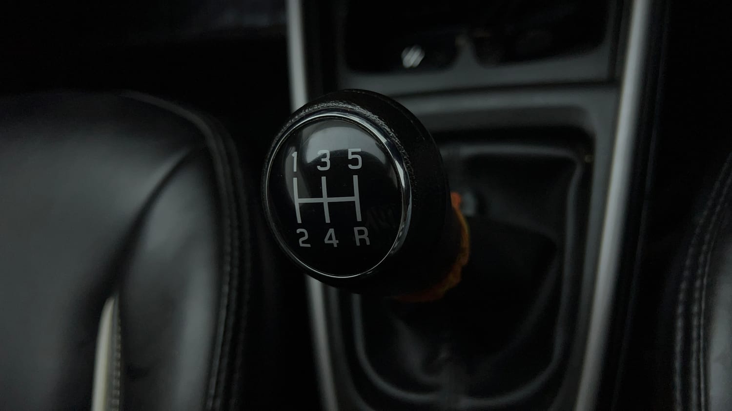 Used 2023 Maruti Suzuki XL6 Zeta MT CNG Cng Manual interior GEAR  KNOB VIEW