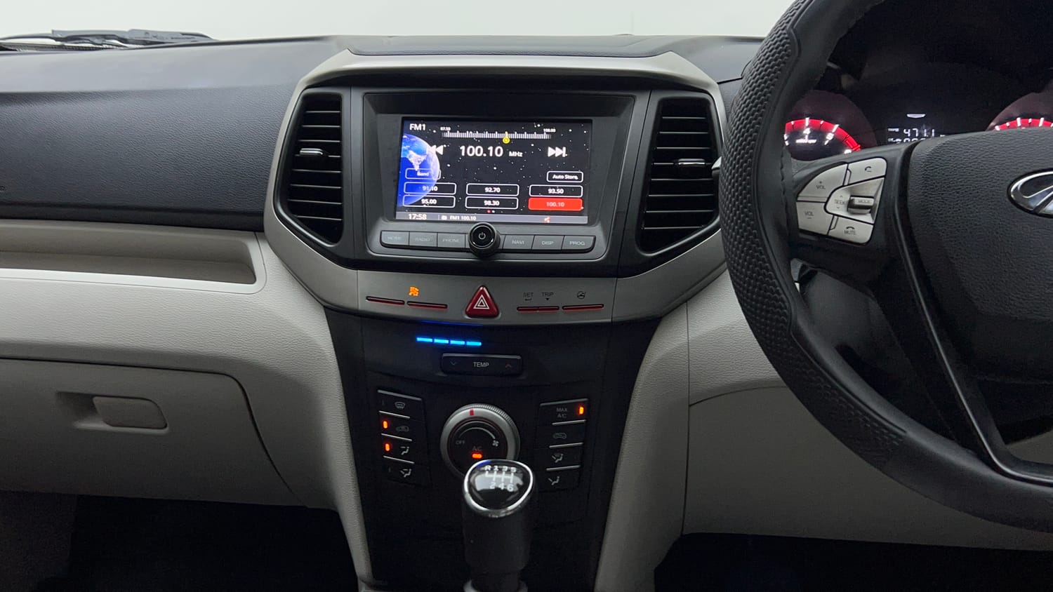 Used 2020 Mahindra XUV 300 1.2 W6 Petrol Manual interior MUSIC SYSTEM & AC CONTROL VIEW