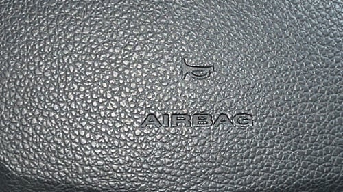 Used 2021 Mahindra XUV 300 W8 (O) 1.2 Petrol Petrol Manual top_features Airbags