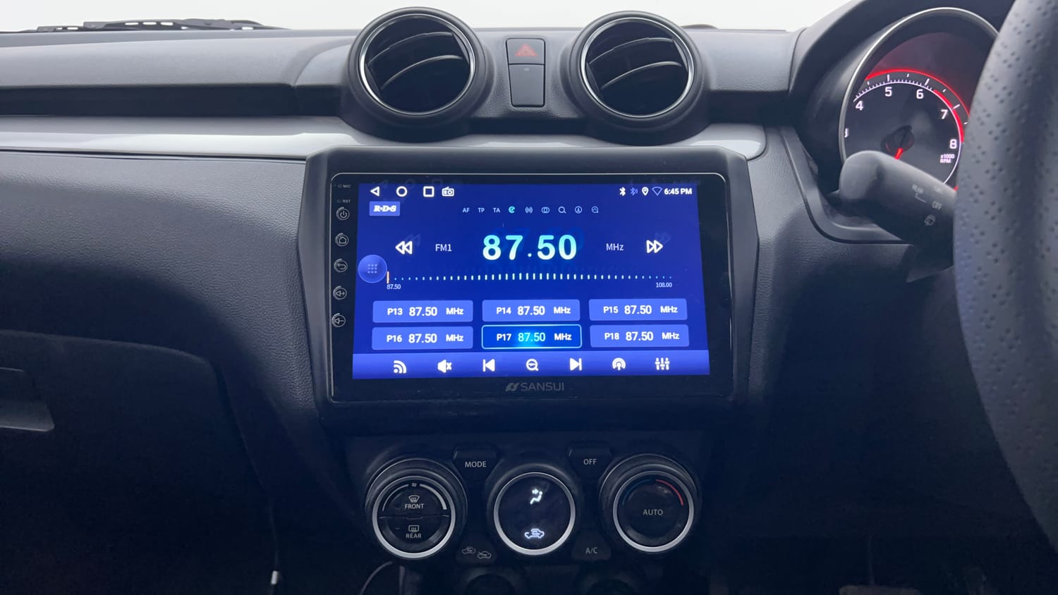 Used 2020 Maruti Suzuki Swift ZXi AMT Petrol Automatic interior MUSIC SYSTEM & AC CONTROL VIEW