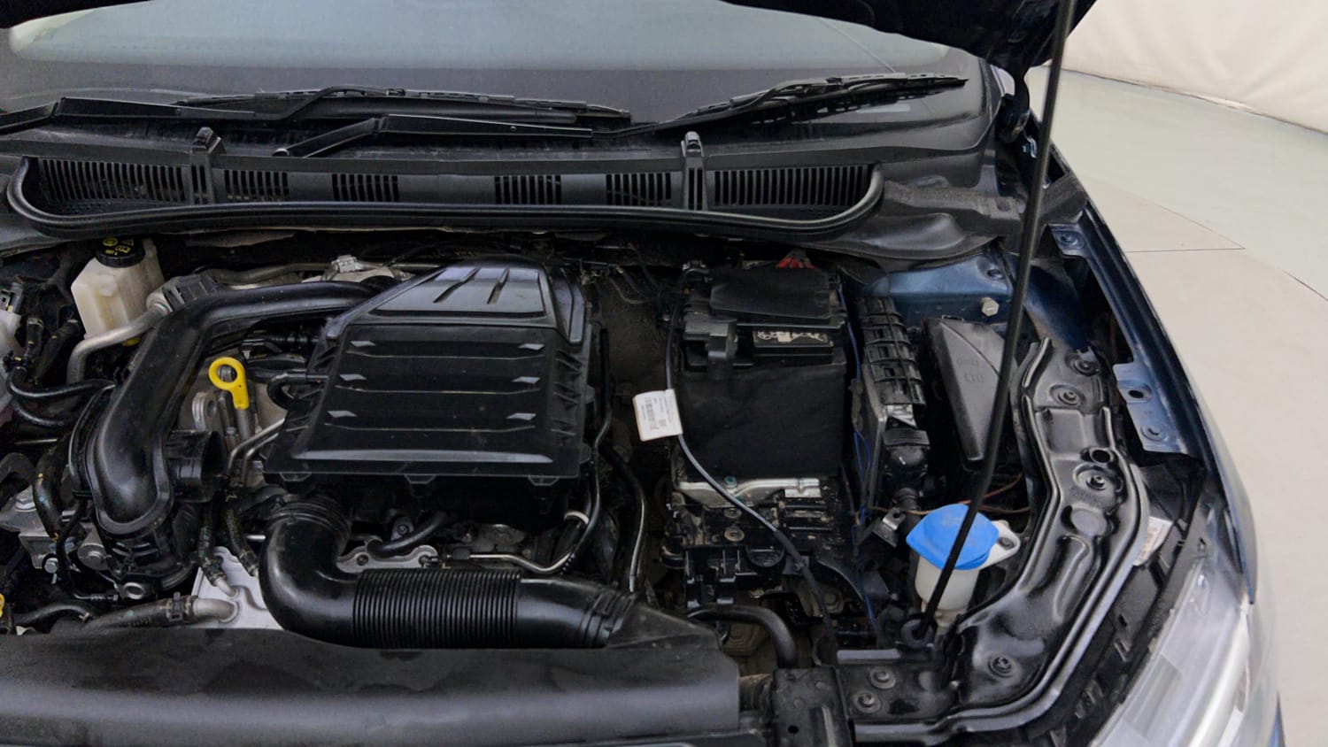 Used 2024 Volkswagen Virtus Comfortline 1.0 TSI MT Petrol Manual engine ENGINE LEFT SIDE HINGE & APRON VIEW