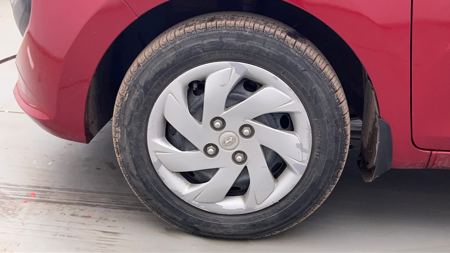 Used 2021 Hyundai Santro Sportz Petrol Manual tyres LEFT FRONT TYRE RIM VIEW