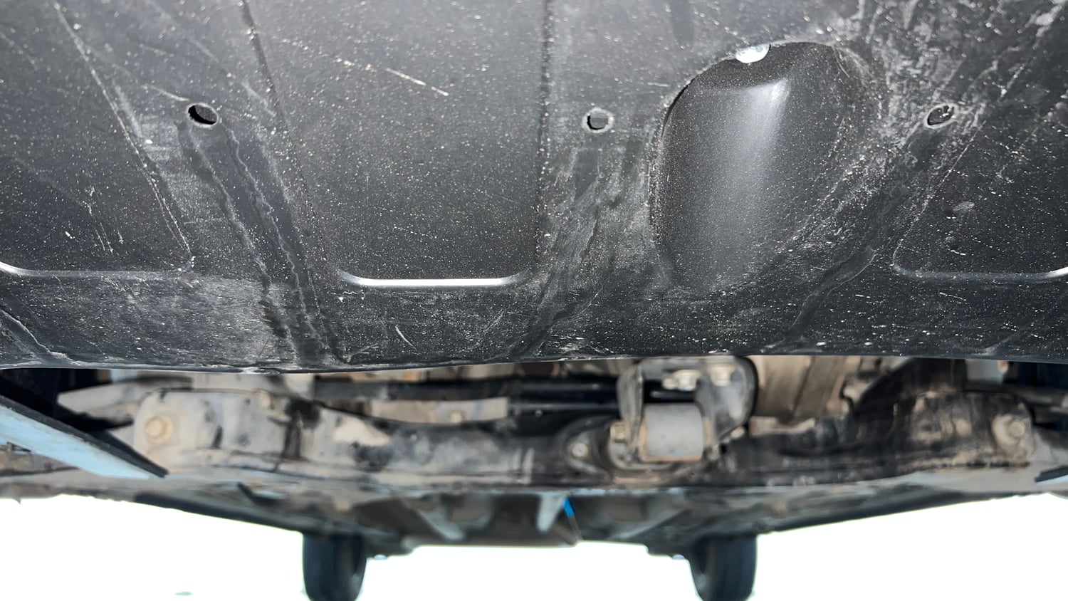 Used 2020 Hyundai Elite i20 Sportz Plus 1.2 Petrol Manual extra FRONT LEFT UNDERBODY VIEW