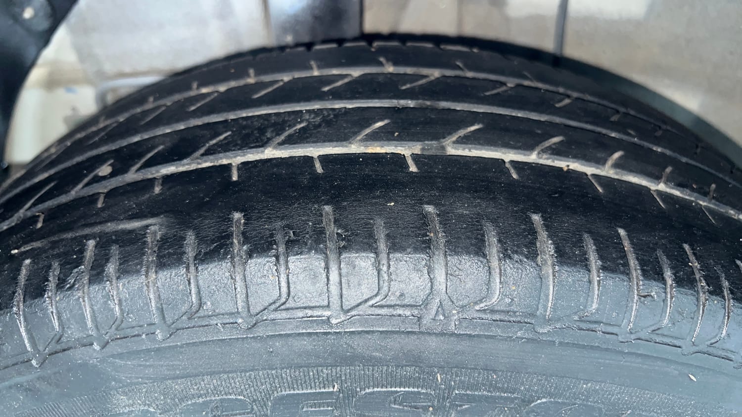 Used 2020 Hyundai Elite i20 Sportz Plus 1.2 Petrol Manual tyres RIGHT REAR TYRE TREAD VIEW