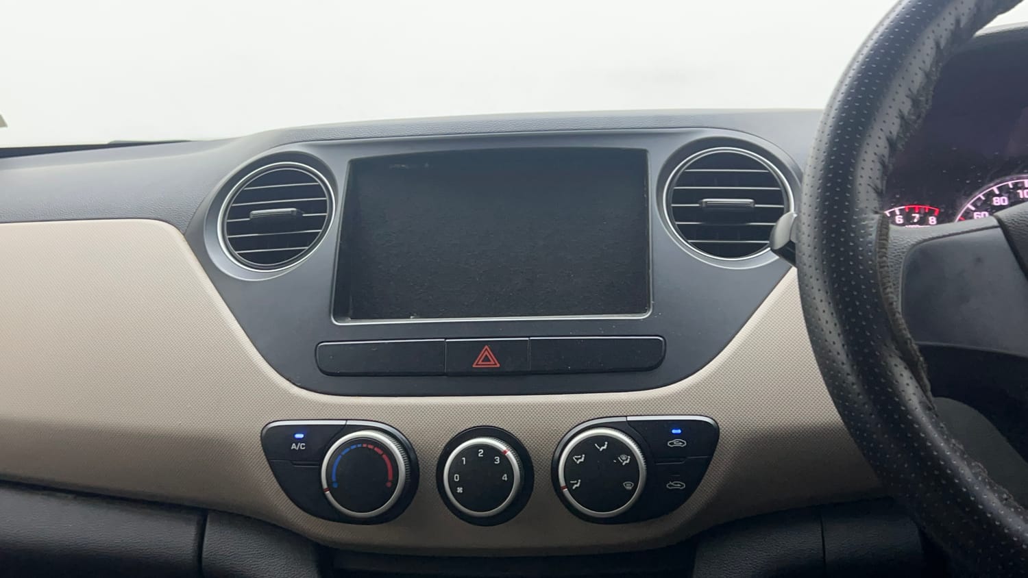 Used 2018 Hyundai Grand i10 Magna 1.2 Kappa VTVT Petrol Manual interior MUSIC SYSTEM & AC CONTROL VIEW