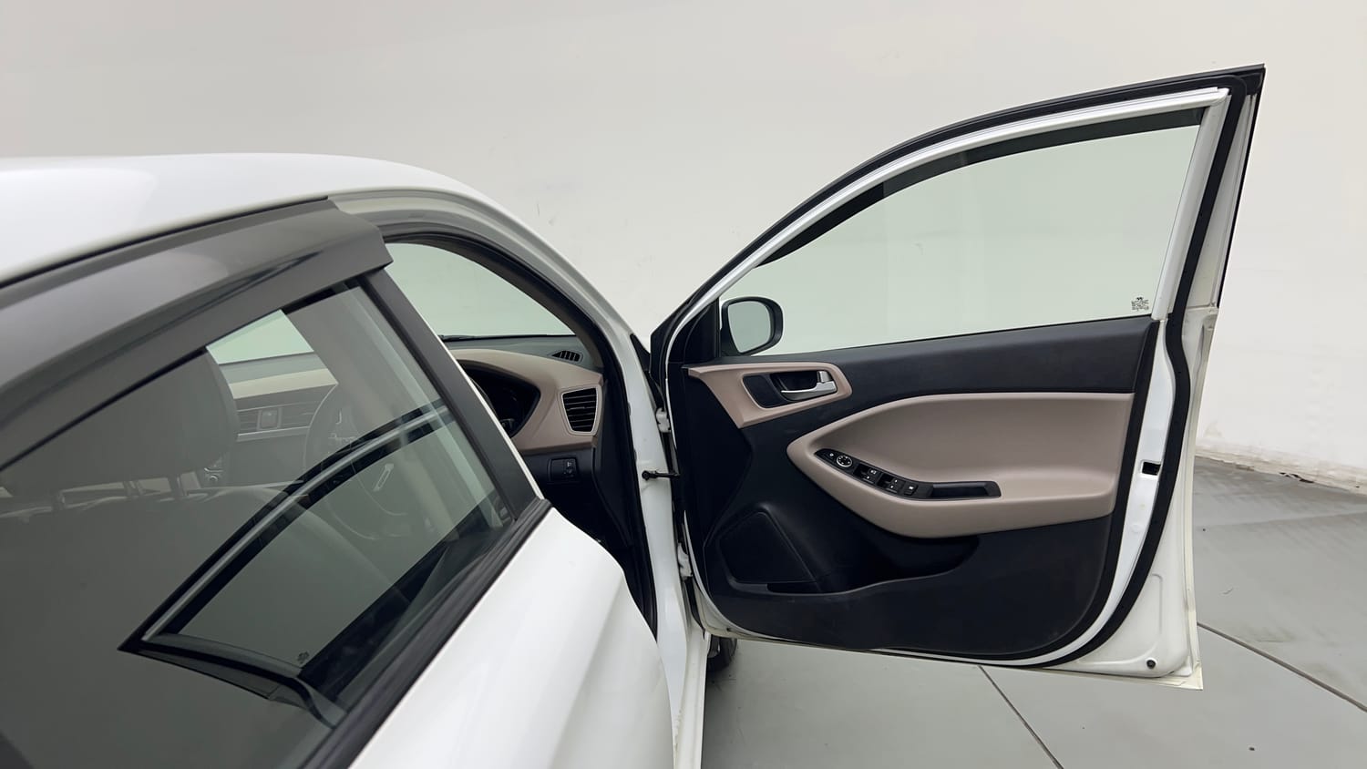 Used 2020 Hyundai Elite i20 Sportz Plus 1.2 Petrol Manual interior RIGHT FRONT DOOR OPEN VIEW