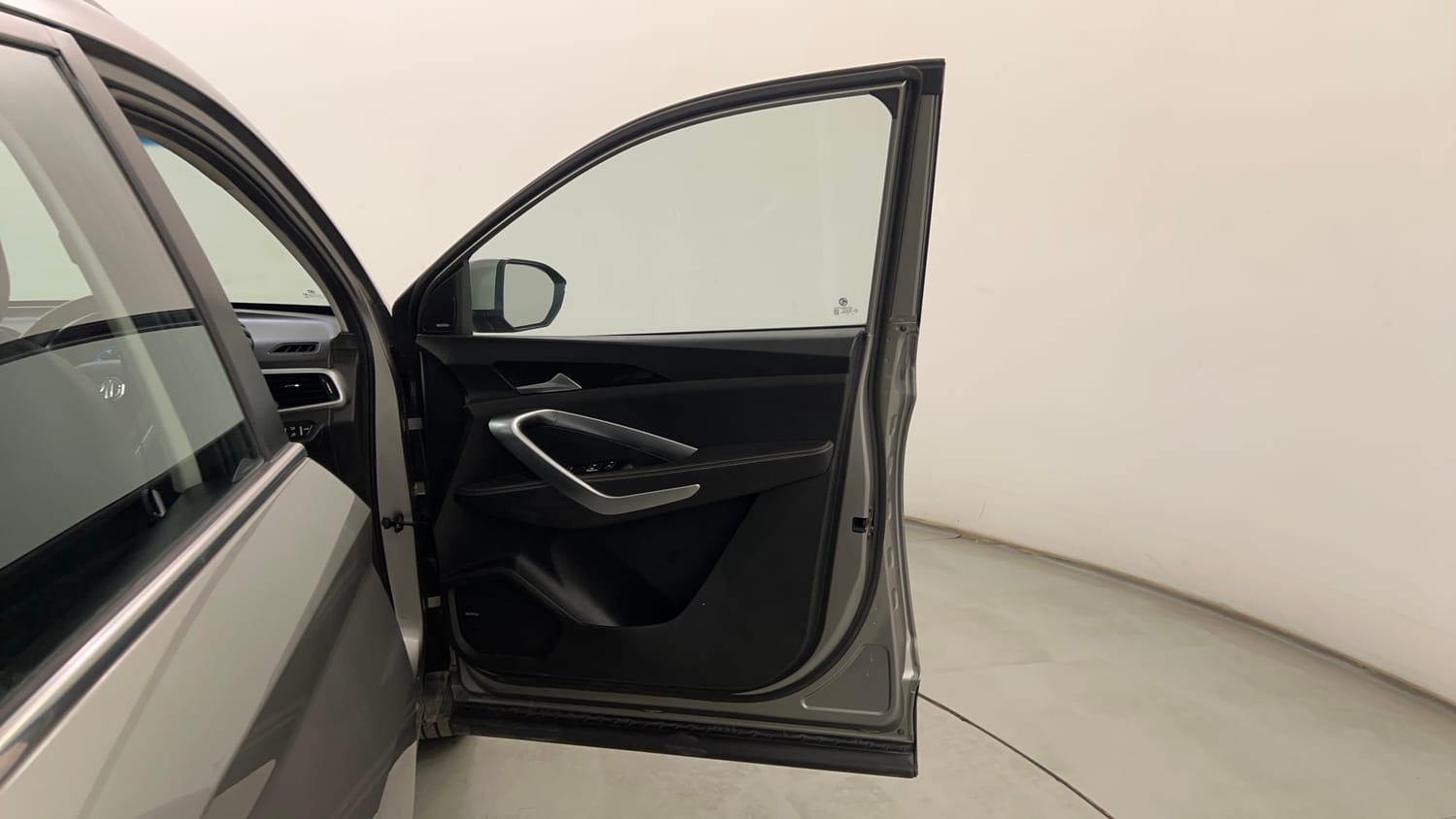 Used 2020 MG Motors Hector Sharp 1.5 DCT Petrol Petrol Automatic interior RIGHT FRONT DOOR OPEN VIEW