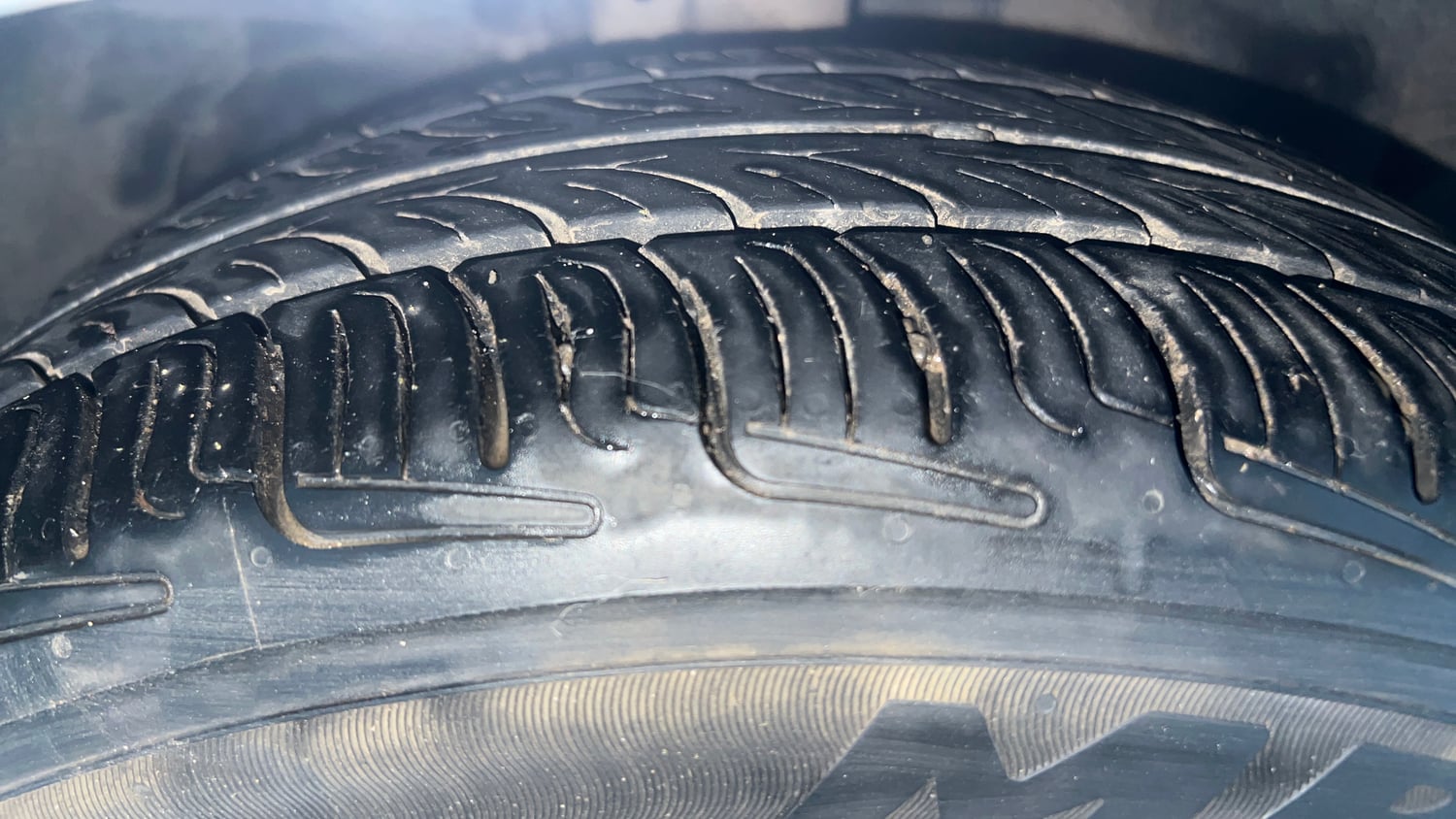 Used 2016 Ford Figo Titanium 1.2 Ti-VCT Petrol Manual tyres RIGHT FRONT TYRE TREAD VIEW