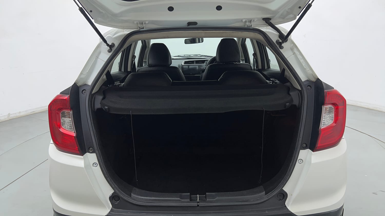 Used 2018 Honda WR-V VX MT Petrol Petrol Manual interior DICKY INSIDE VIEW