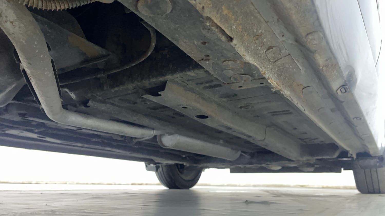 Used 2024 Tata Altroz XZ Plus (S) iCNG Cng Manual extra REAR RIGHT UNDERBODY VIEW