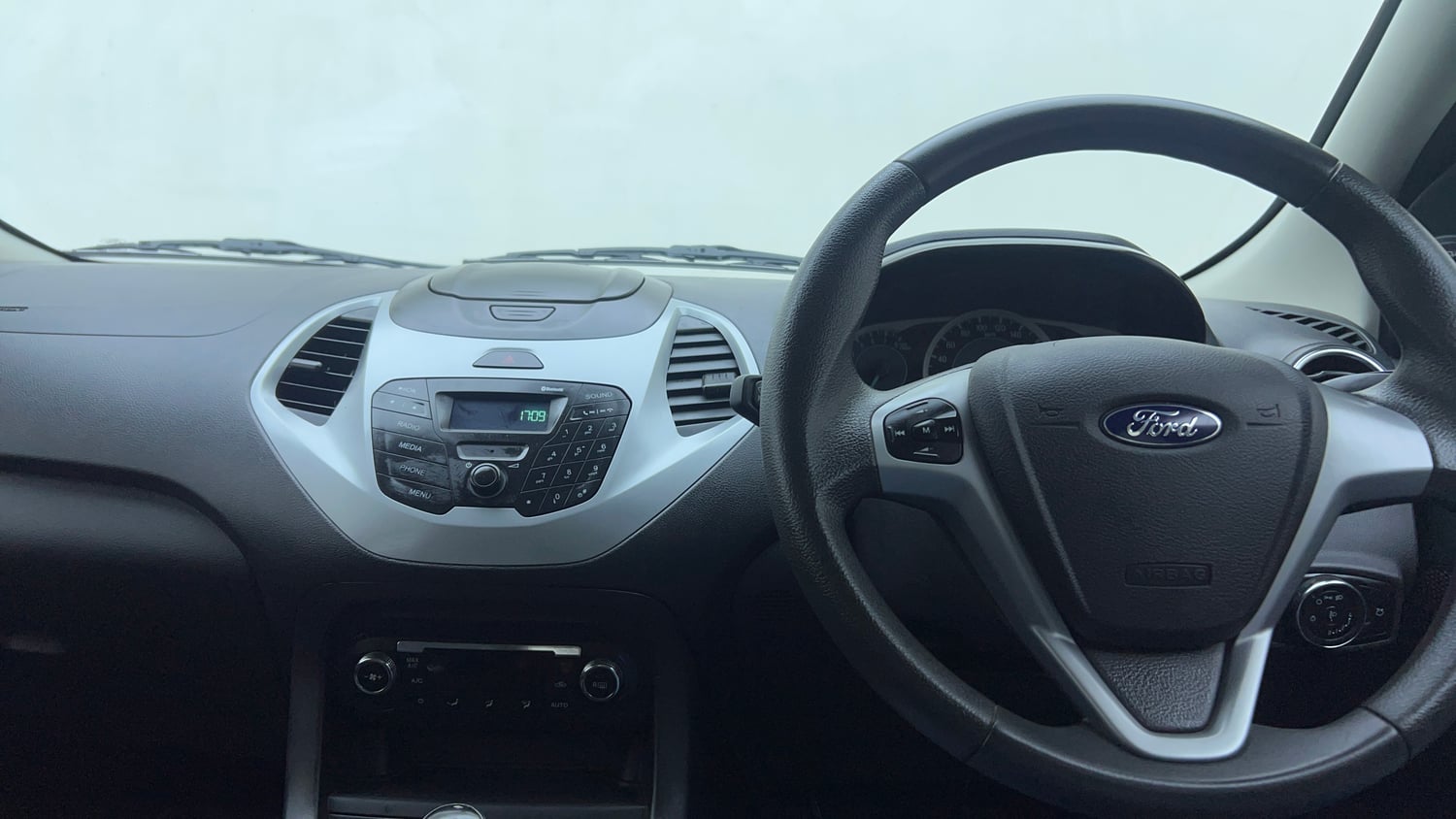 Used 2016 Ford Figo Titanium 1.2 Ti-VCT Petrol Manual top_features Integrated (in-dash) music system