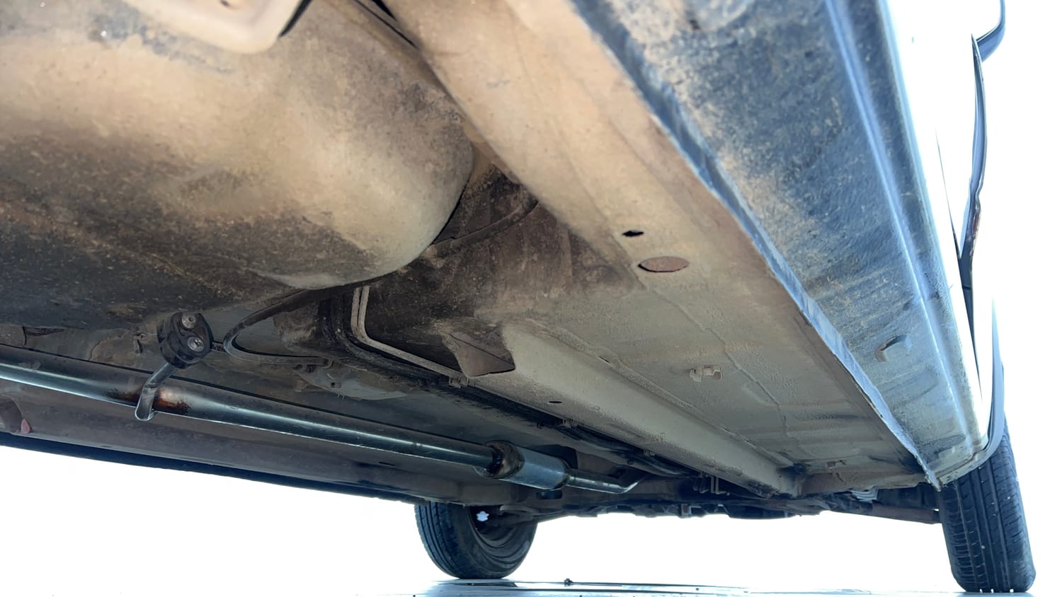 Used 2018 Renault Kwid RXE Petrol Manual extra REAR RIGHT UNDERBODY VIEW