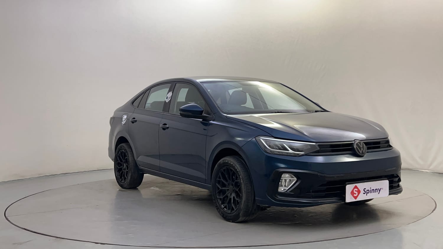 Used 2024 Volkswagen Virtus Comfortline 1.0 TSI MT Petrol Manual exterior RIGHT FRONT CORNER VIEW