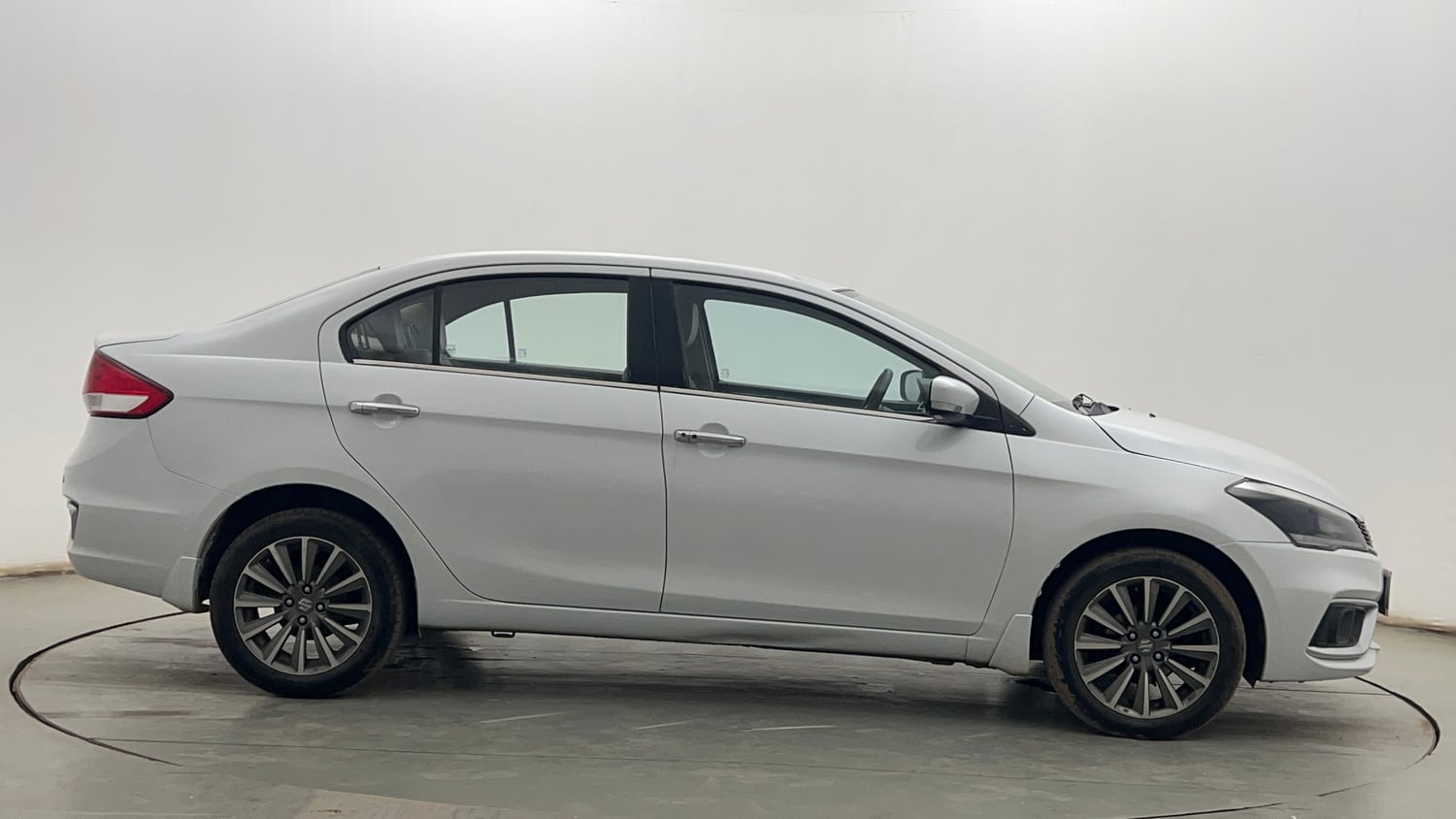Used 2018 Maruti Suzuki Ciaz Alpha Hybrid 1.5 Petrol Manual exterior RIGHT SIDE VIEW