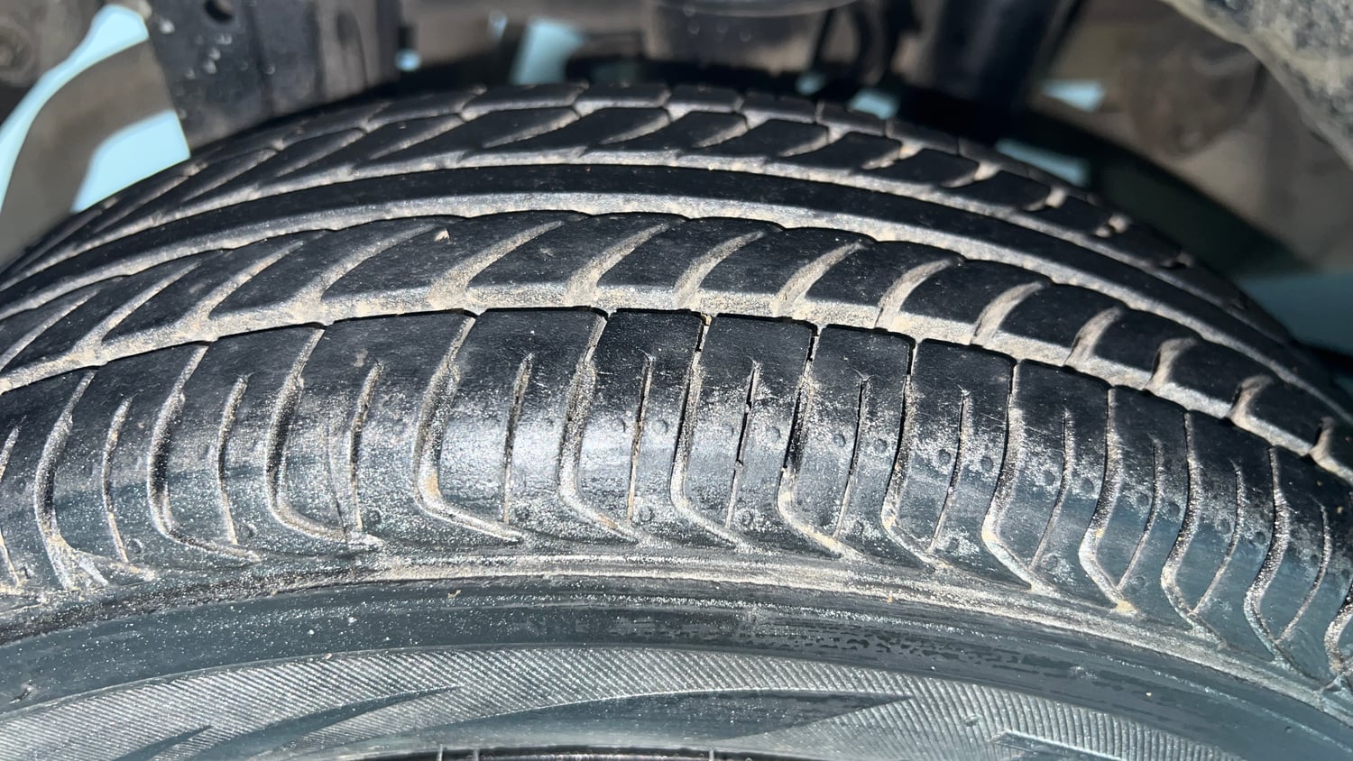 Used 2017 Maruti Suzuki Alto 800 LXi Petrol Manual tyres RIGHT REAR TYRE TREAD VIEW