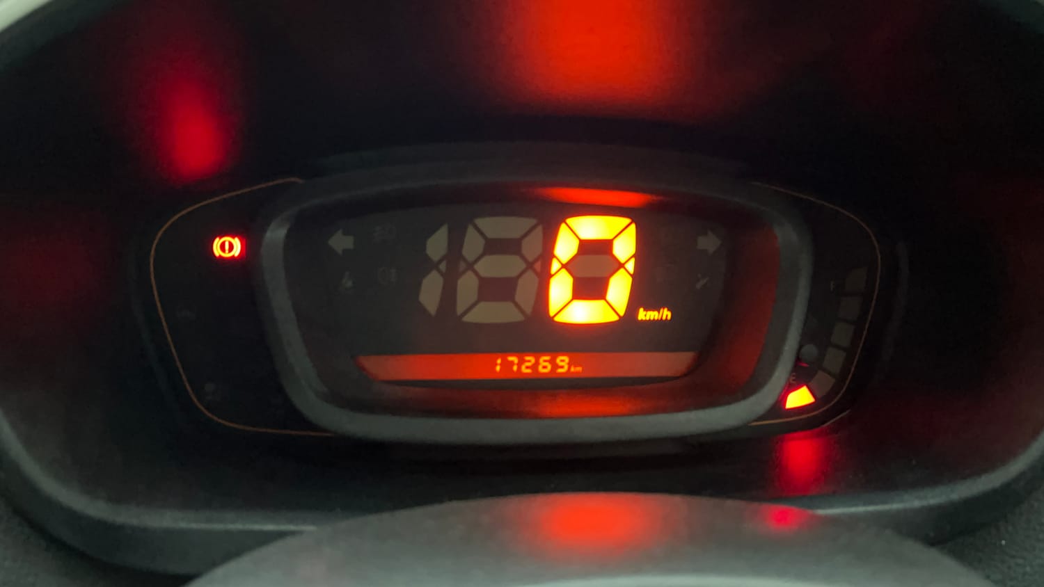Used 2018 Renault Kwid RXE Petrol Manual interior CLUSTERMETER VIEW
