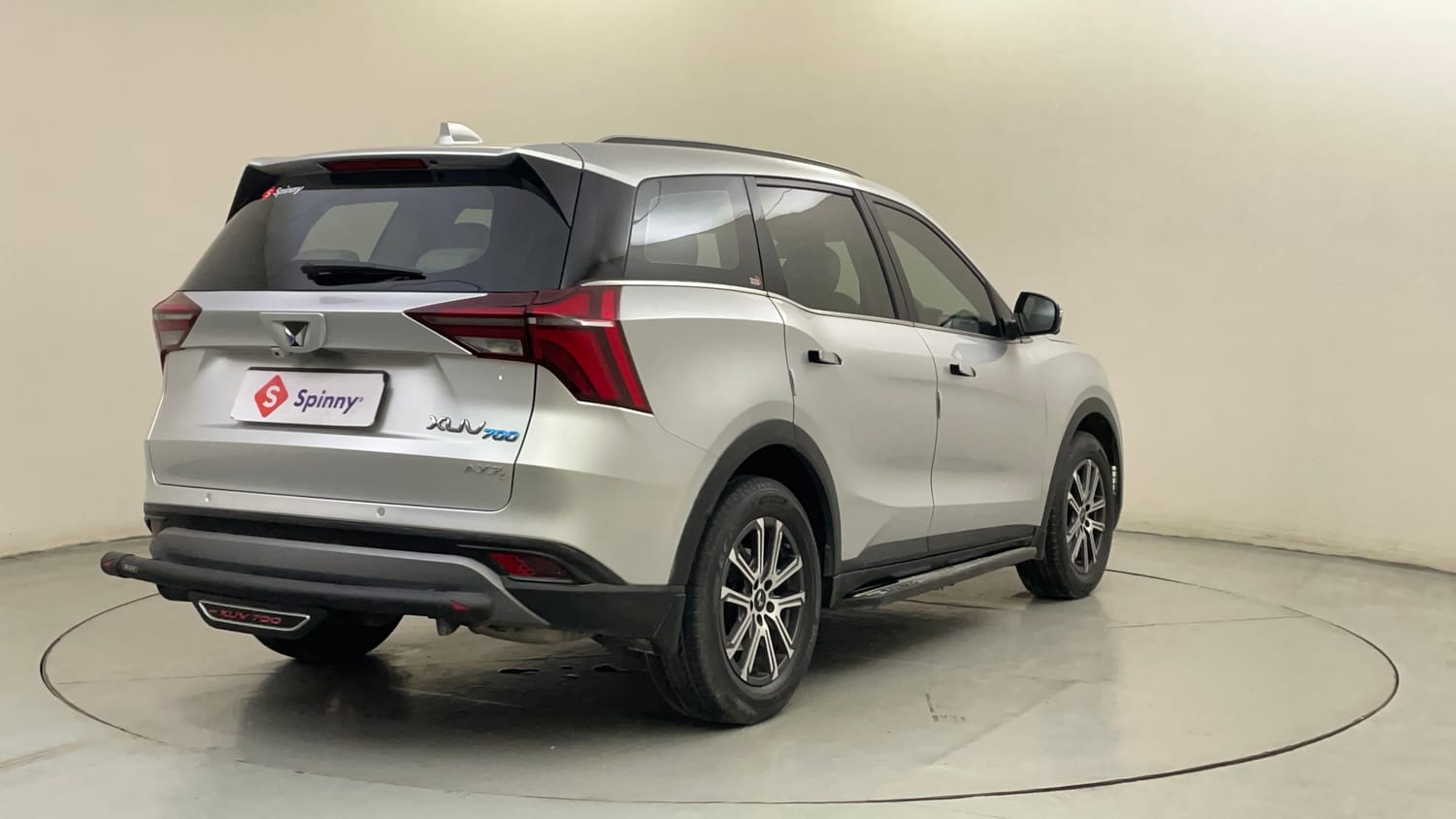 Used 2025 Mahindra XUV700 AX7 Luxury Pack Petrol AT 7 STR Petrol Automatic exterior RIGHT REAR CORNER VIEW