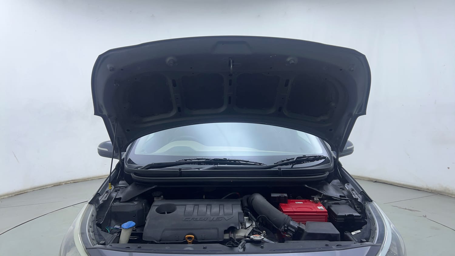 Used 2016 Hyundai Elite i20 Sportz 1.4 CRDI Diesel Manual engine ENGINE & BONNET OPEN FRONT VIEW