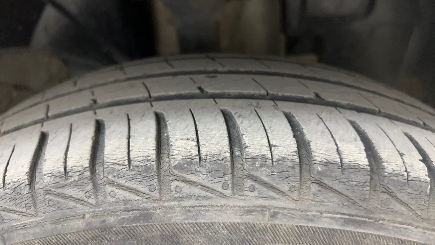 Used 2023 Renault Kwid RXT 1.0 Petrol Manual tyres RIGHT FRONT TYRE TREAD VIEW