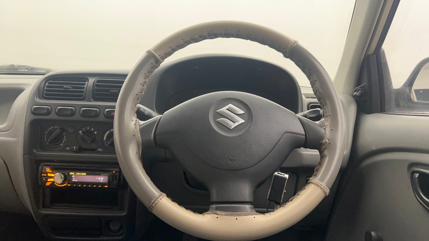 Used 2013 Maruti Suzuki Alto K10 LXi Petrol Manual interior STEERING VIEW