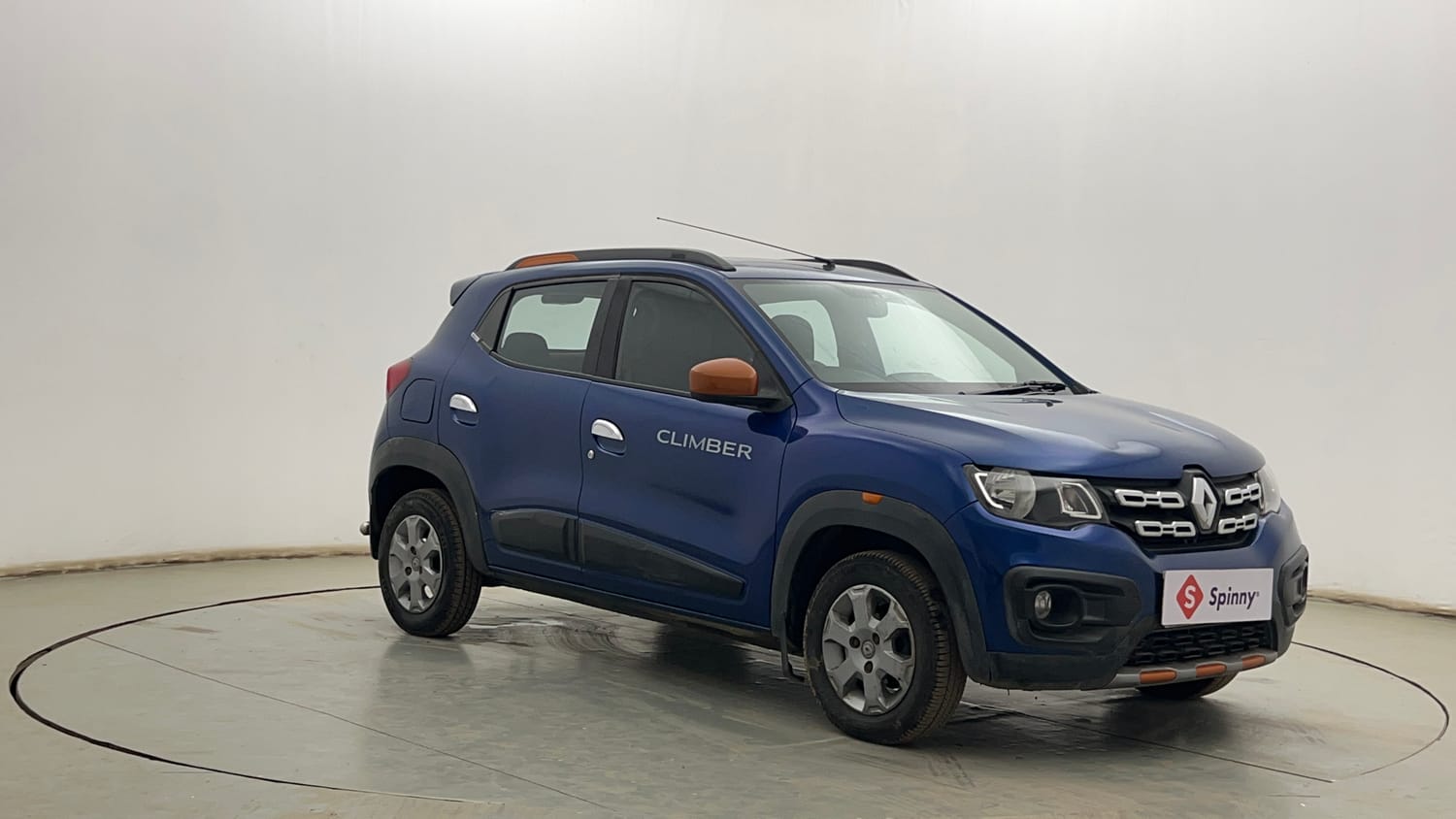 Used 2017 Renault Kwid CLIMBER 1.0 Petrol Manual exterior RIGHT FRONT CORNER VIEW