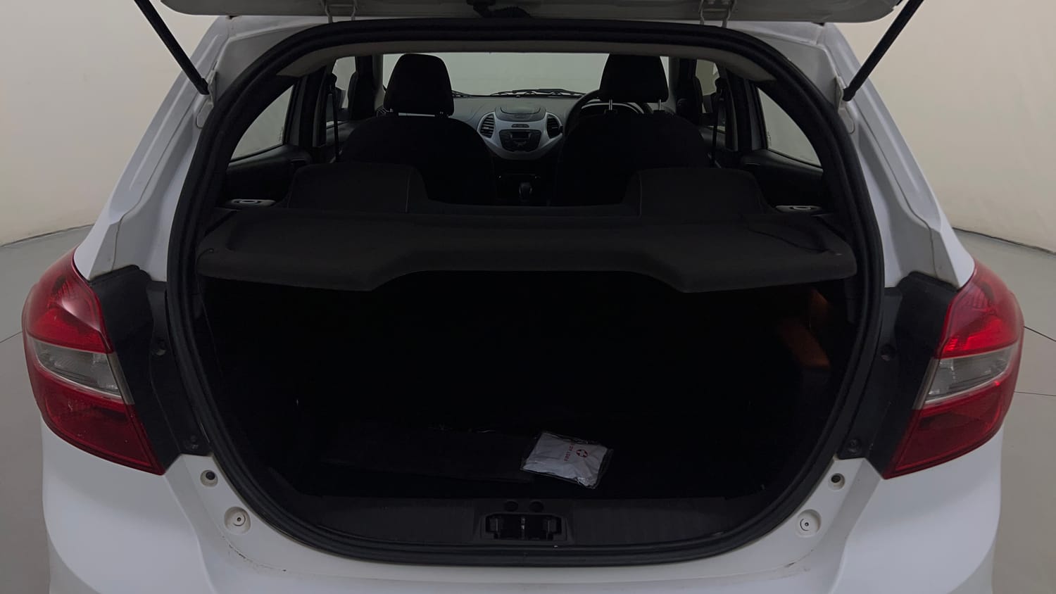 Used 2017 Ford Figo Titanium 1.5 Ti-VCT AT Petrol Automatic interior DICKY INSIDE VIEW