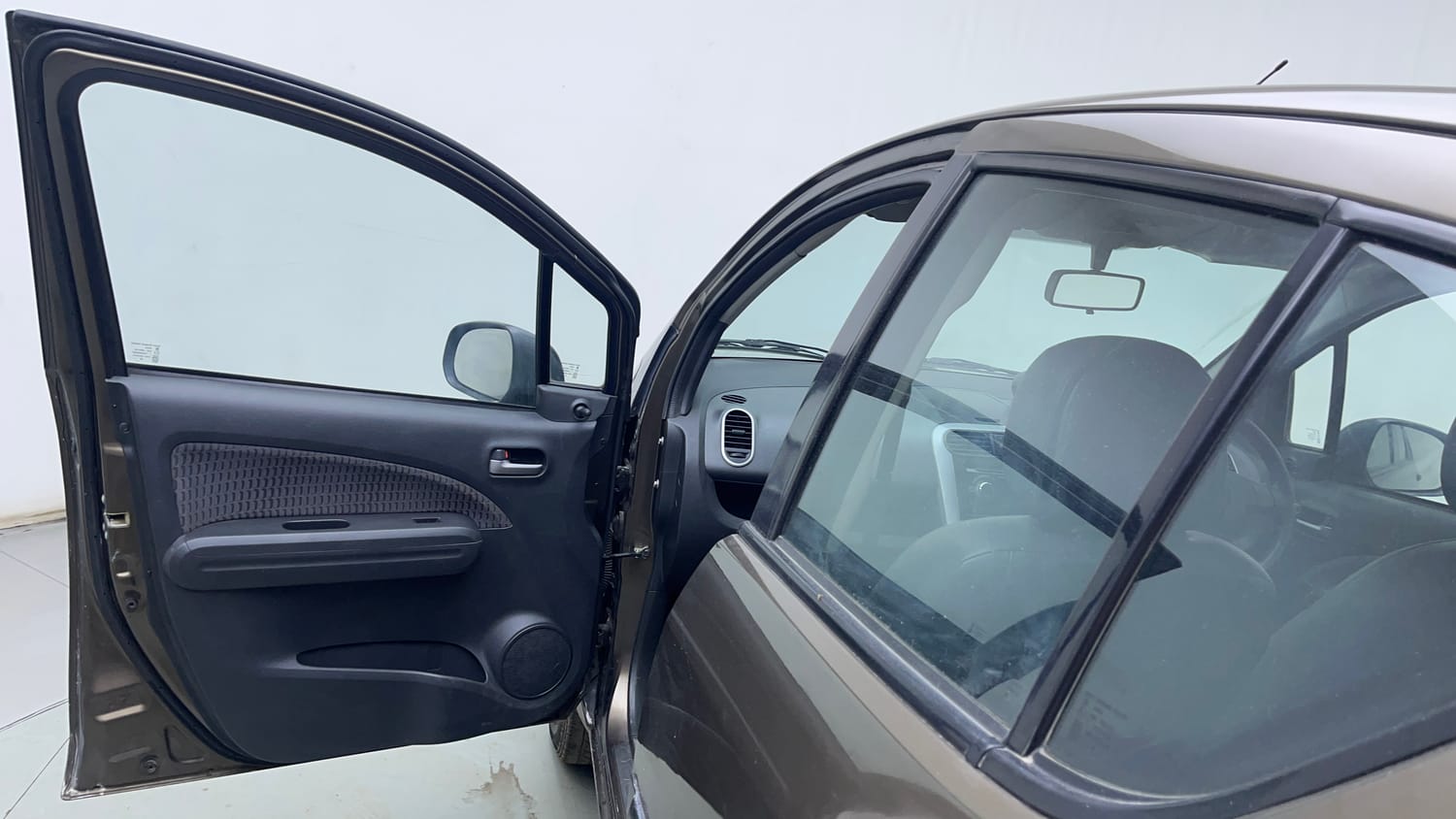 Used 2015 Maruti Suzuki Ritz Vxi BS-IV Petrol Manual interior LEFT FRONT DOOR OPEN VIEW