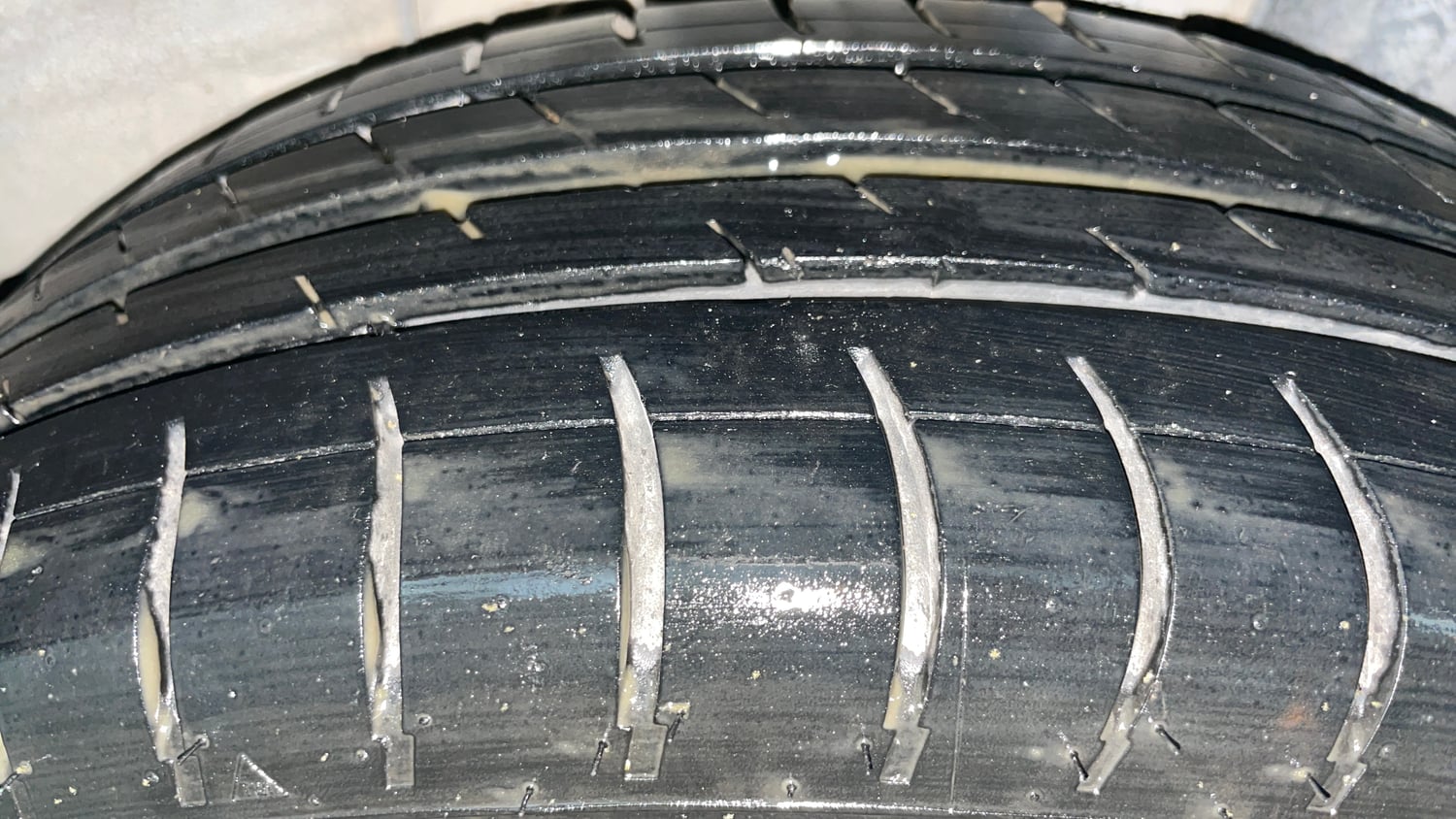 Used 2017 Hyundai Elite i20 Sportz 1.4 CRDI Diesel Manual tyres LEFT REAR TYRE TREAD VIEW