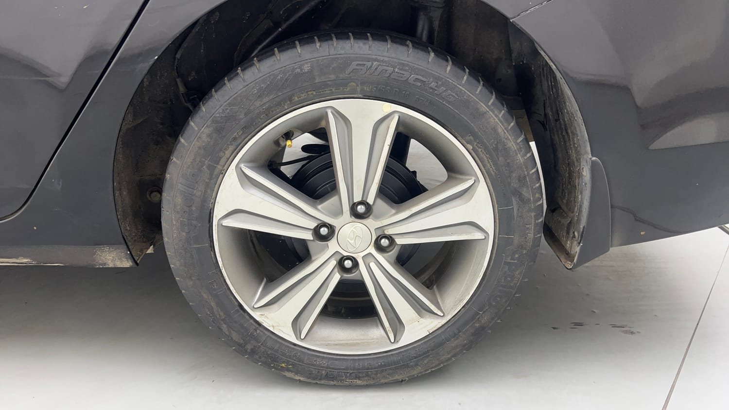 Used 2019 Hyundai Verna SX (O) 1.6 VTVT AT Petrol Automatic tyres LEFT REAR TYRE RIM VIEW