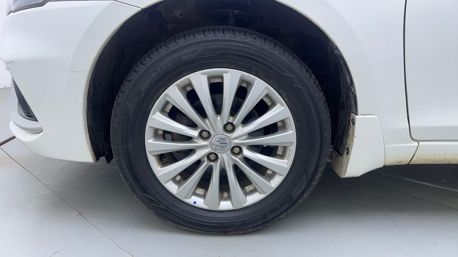 Used 2022 Maruti Suzuki Ciaz Zeta 1.5 AT Petrol Automatic tyres LEFT FRONT TYRE RIM VIEW